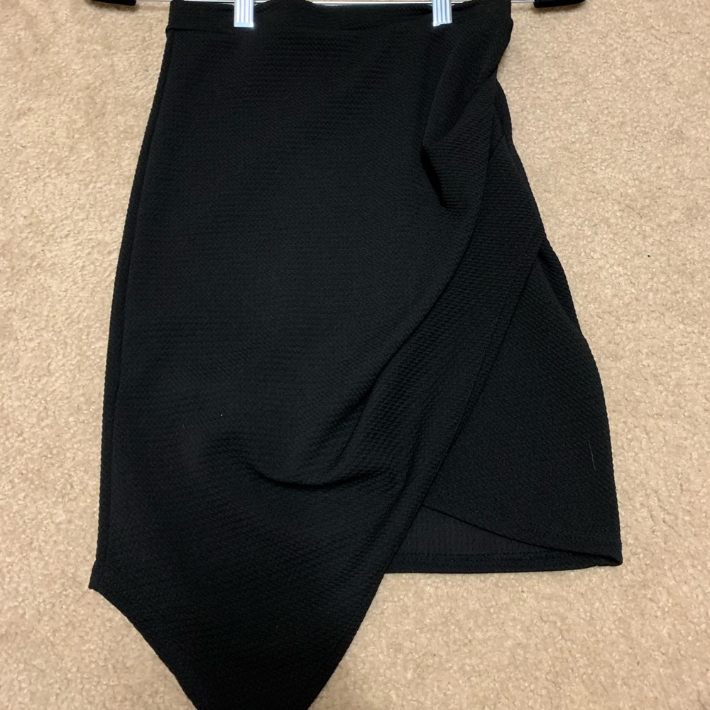 High-waisted dressy skirt